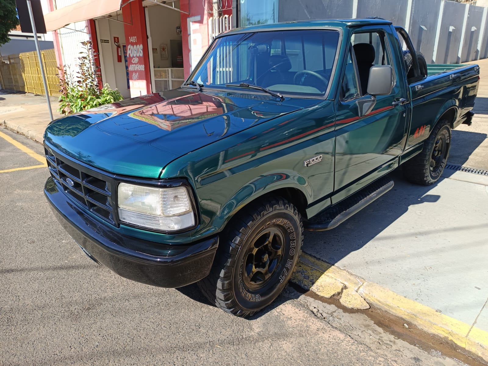 F1000 XL 4.9 V6